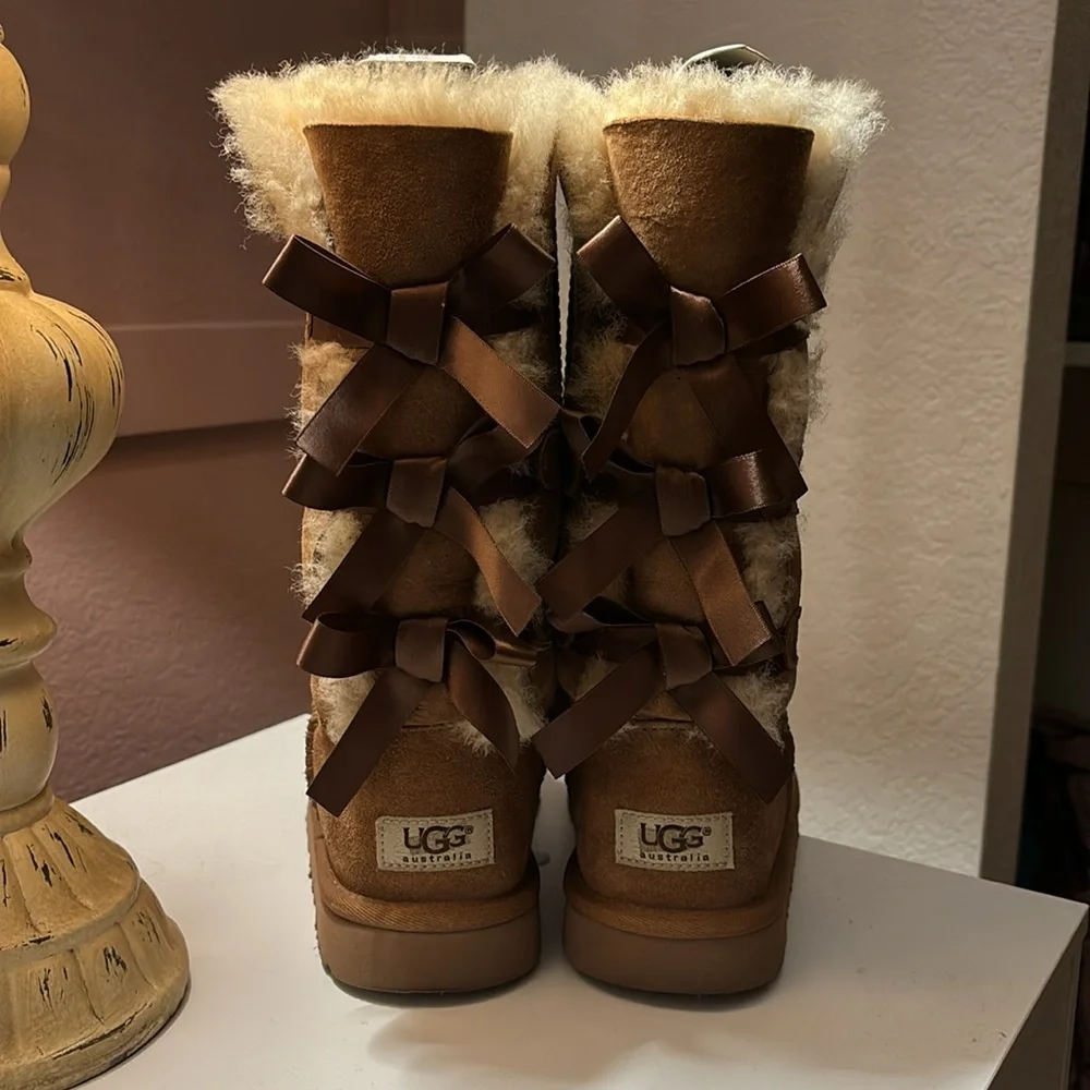 Chestnut Tall Uggs - Picture 3 of 4
